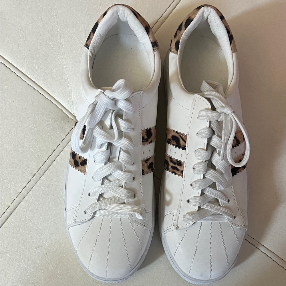 Leopard Accent White Sneakers - Picture 5 of 7